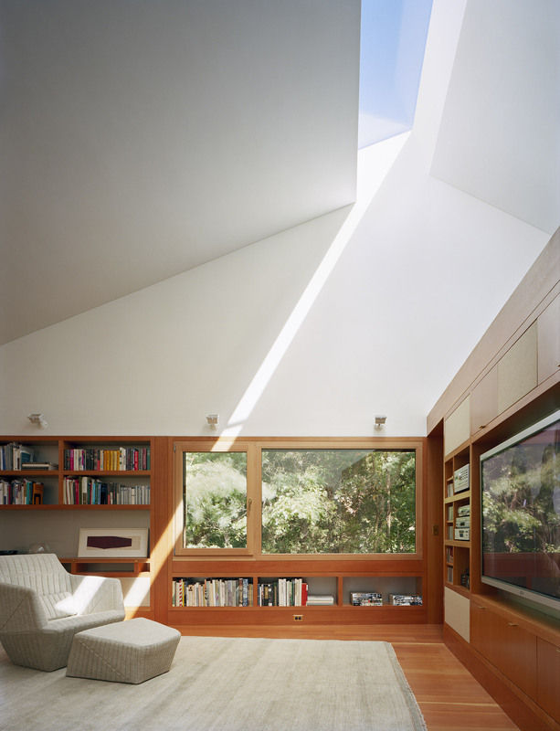 Writing-studio_skylight-613-xxx_q80